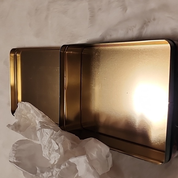 OREO UNLOCK THE MAGIC TIN CHRISTMAS CAN. 1993 - Picture 6 of 7